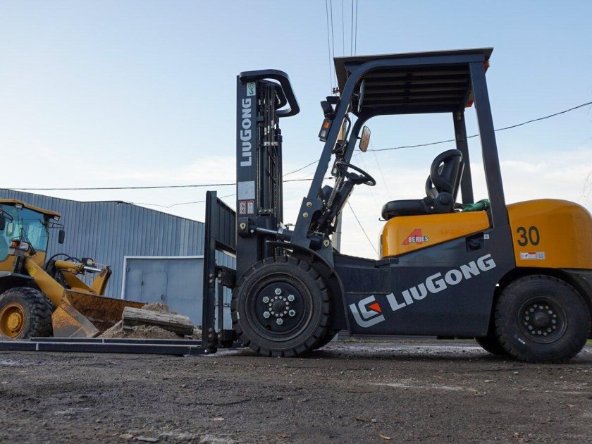 Вилочный автопогрузчик