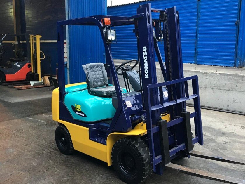 Коматсу fd15t-17