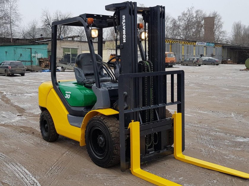 Вилочный погрузчик коматсу 2.5 тонны