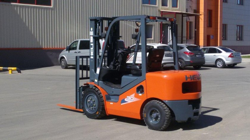 Heli погрузчик вилочный cpcd25