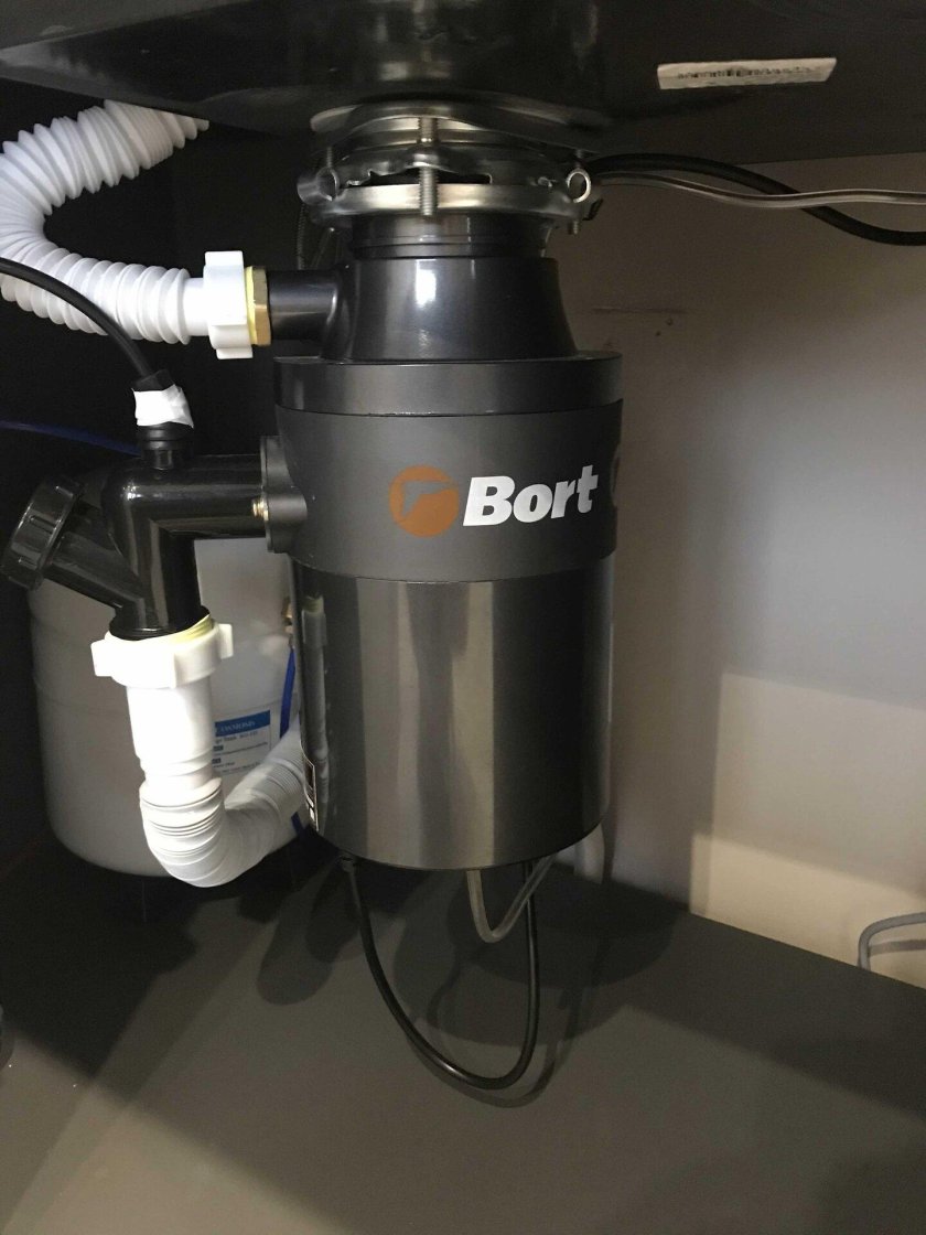 Измельчитель пищевых отходов bort Titan 4000 Plus