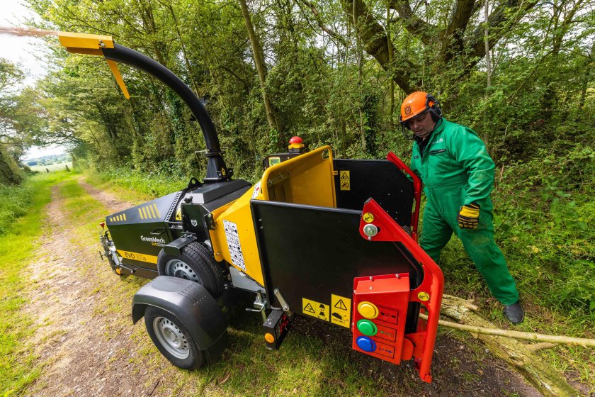 Измельчитель веток прицепной Greenmech