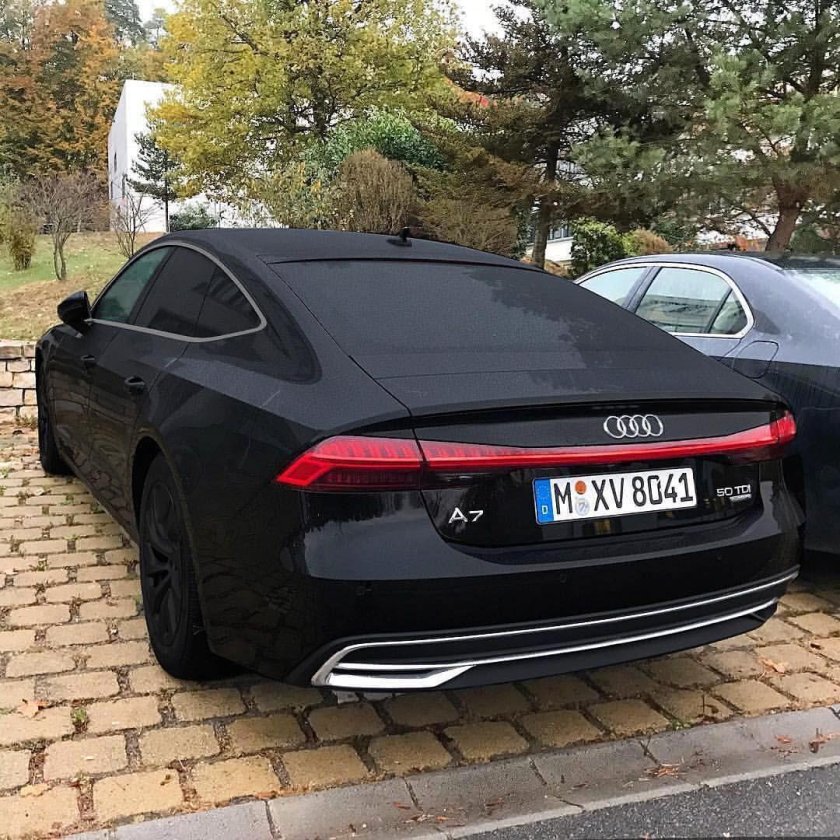 Ауди а7 черная матовая