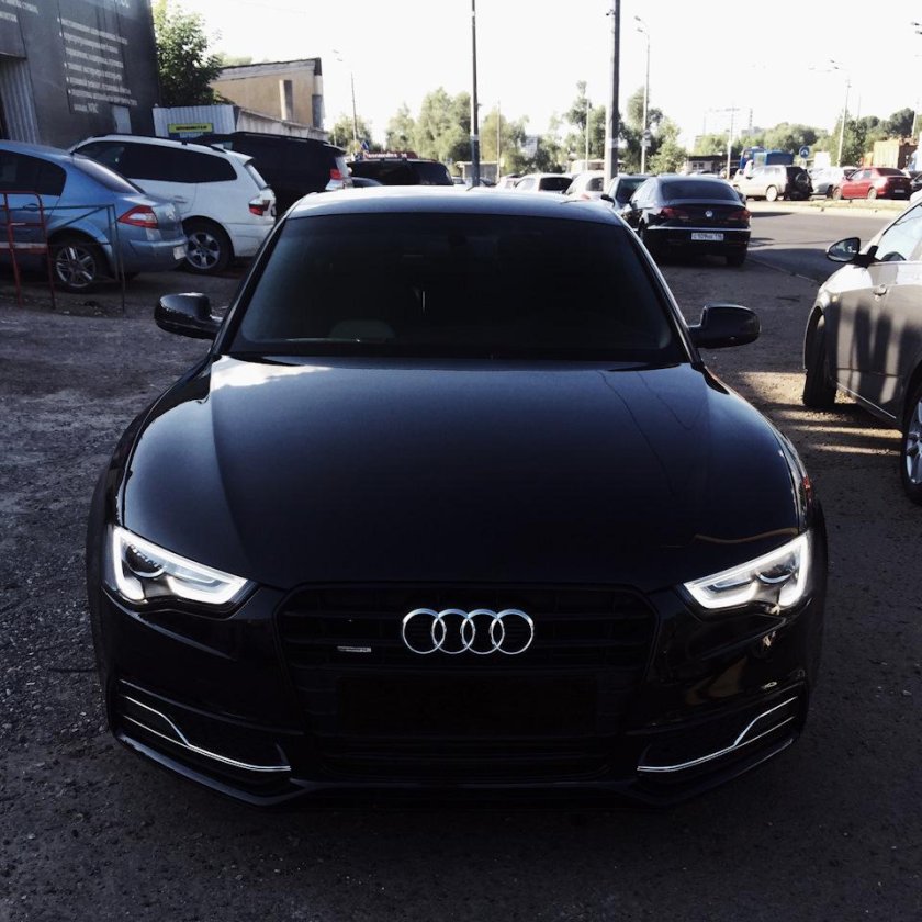 Ауди а4 черная матовая