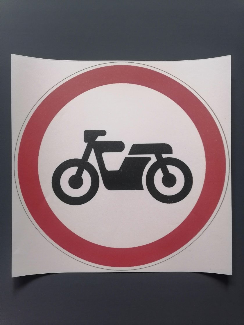 Знак 3.5 движение мотоциклов запрещено