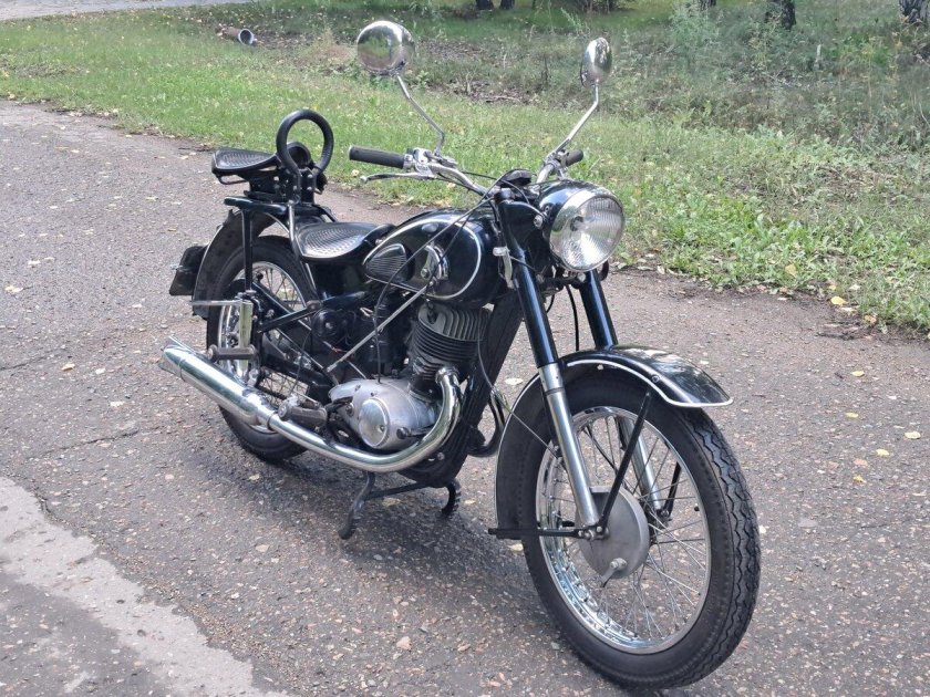 Мотоцикл иж 49