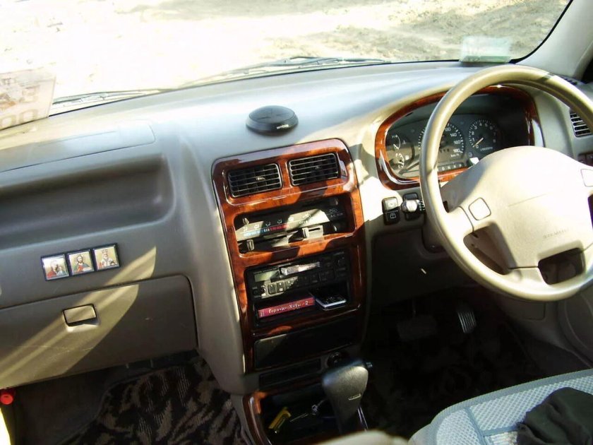 Daihatsu Gran move 2000 салон