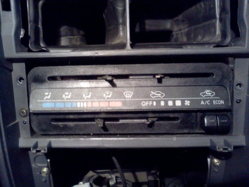 Дайхатсу Пузар приборная панель печки