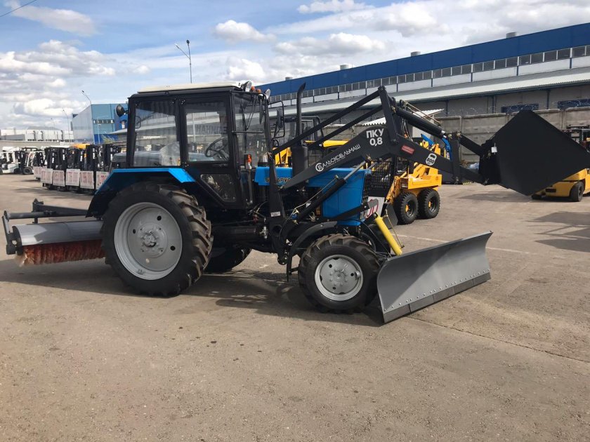 Погрузчик фронтальный ПКУ-0.8 Сальсксельмаш