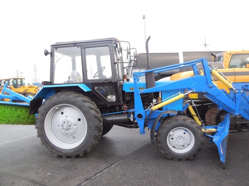 Машина уборочная Беларус 82мк-01