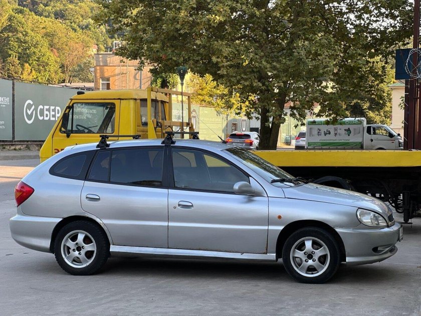Kia rio 2001