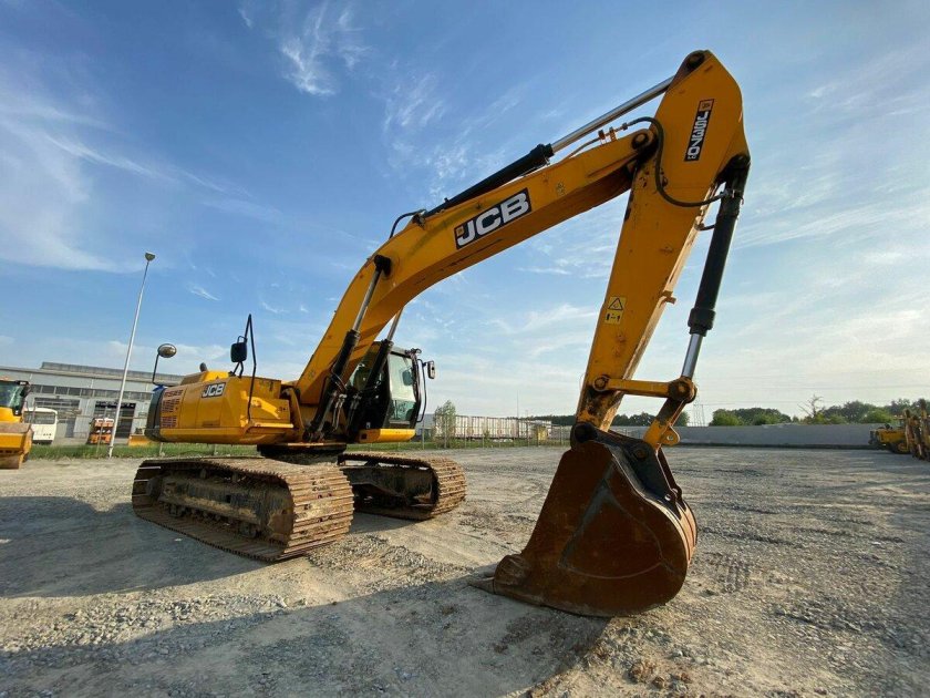 JCB js 370lct2