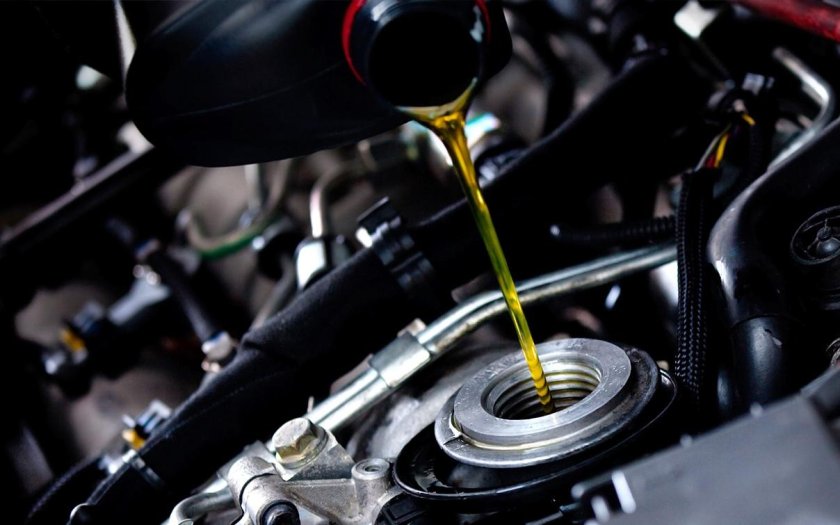 Замена моторного масла