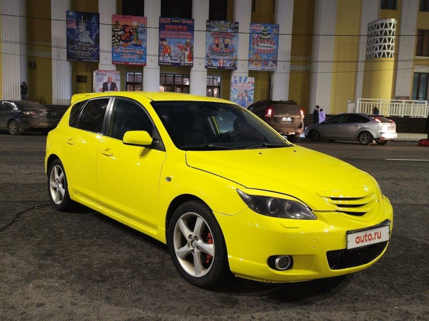 Mazda 3 Sport Yellow