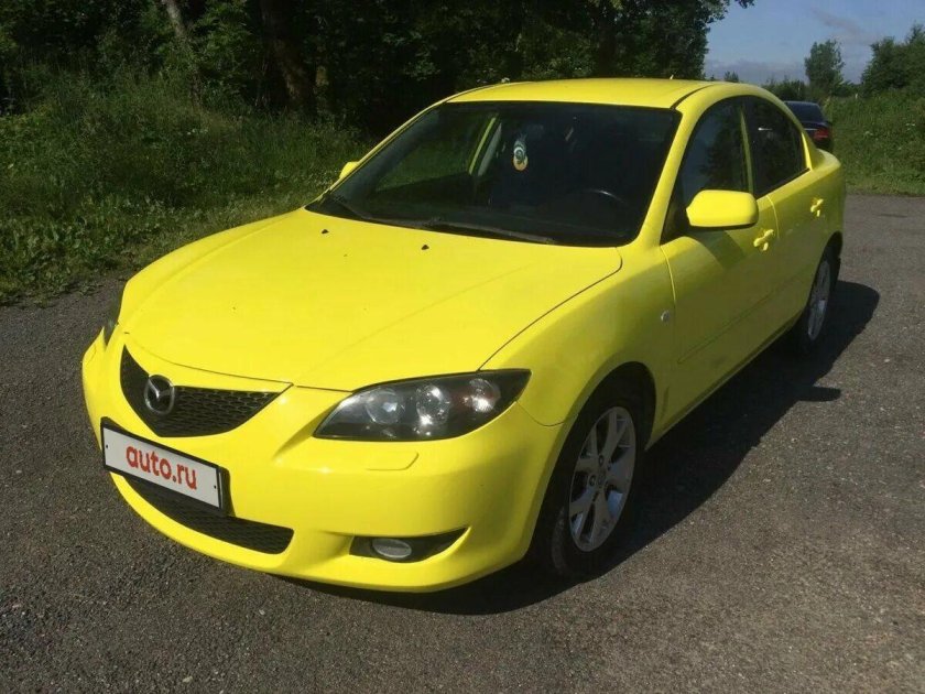 Мазда 3 2004 седан желтый