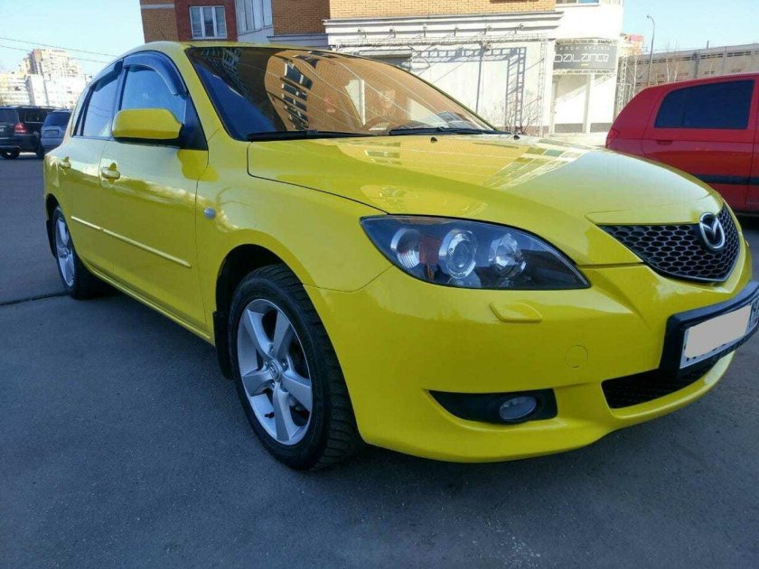 Мазда 3 2004 седан желтый