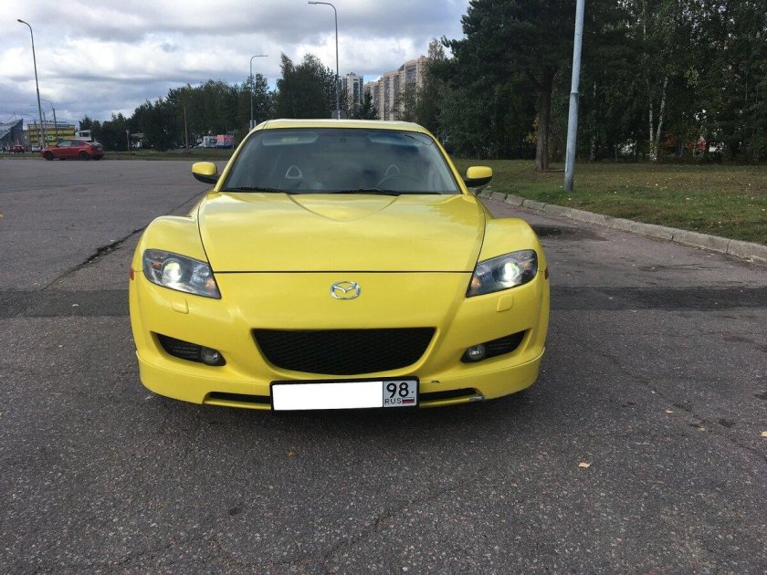 Mazda rx8 Yellow