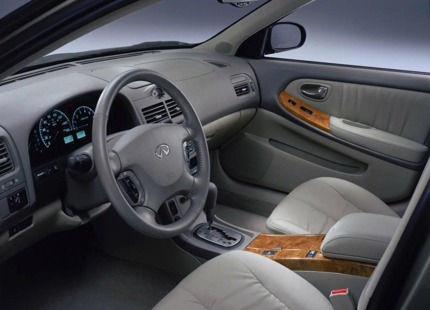 Инфинити i35 2004