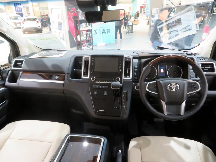 Toyota Granace Premium