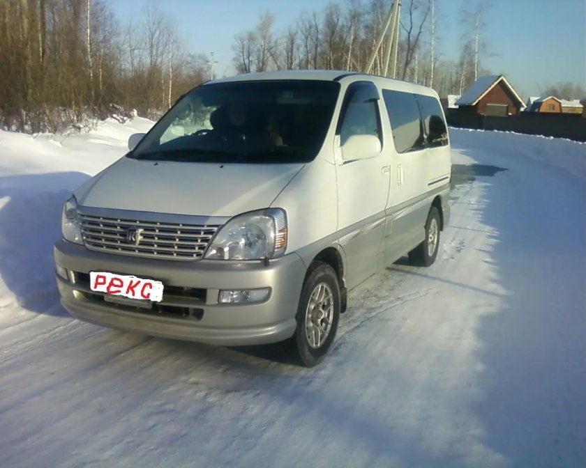 Toyota Hiace Regius 2000