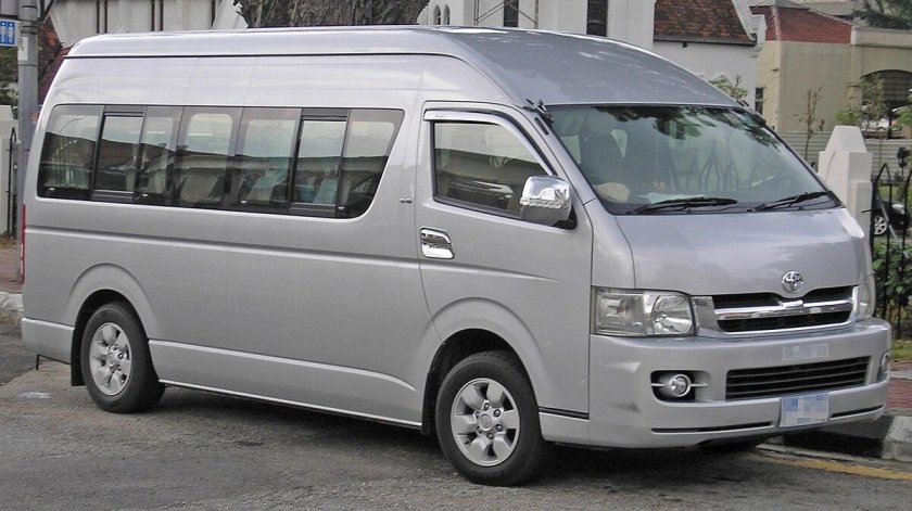 Микроавтобус Toyota Hiace
