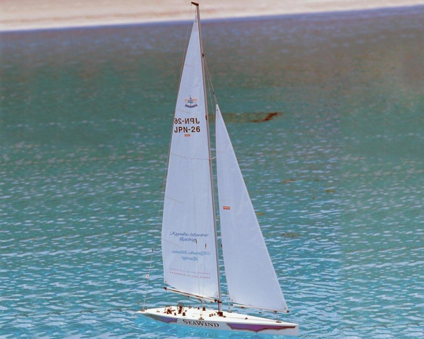 RC sailboat Sails Servo