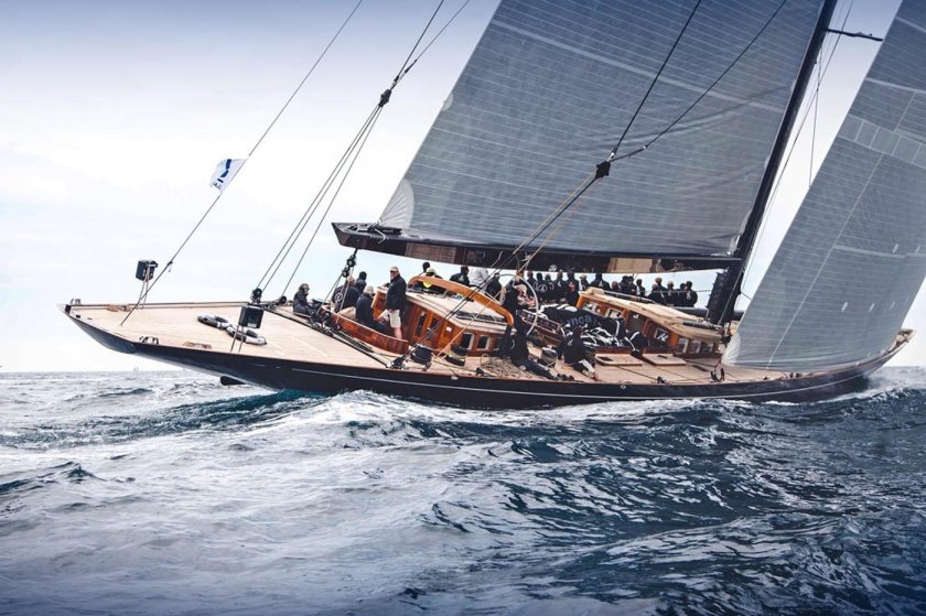 Парусная яхта j class