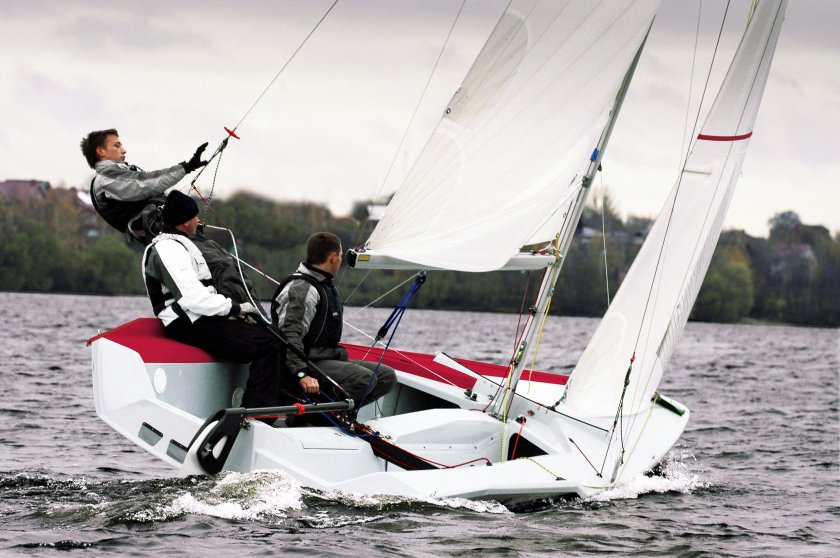 Яхта эм-ка фото