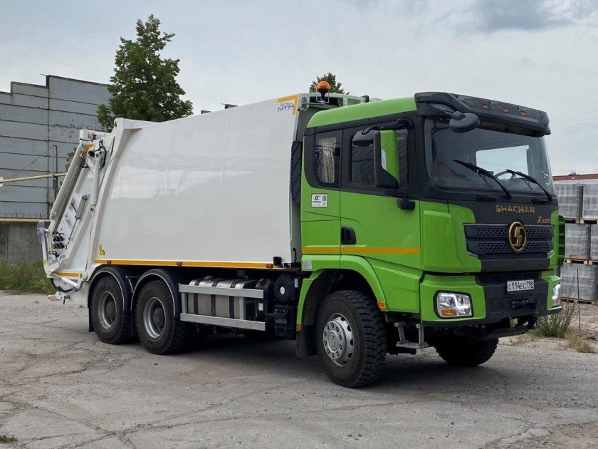 Белый мусоровоз