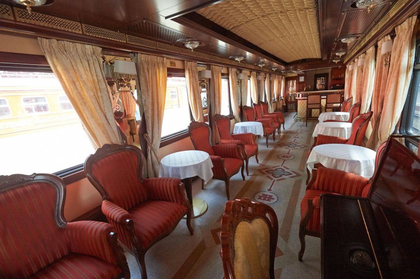 Поезд золотой Орел Императорский Люкс