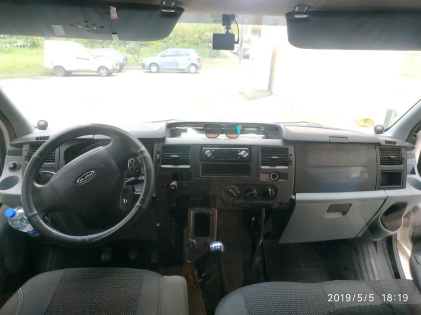 Форд Транзит 2005 года салон