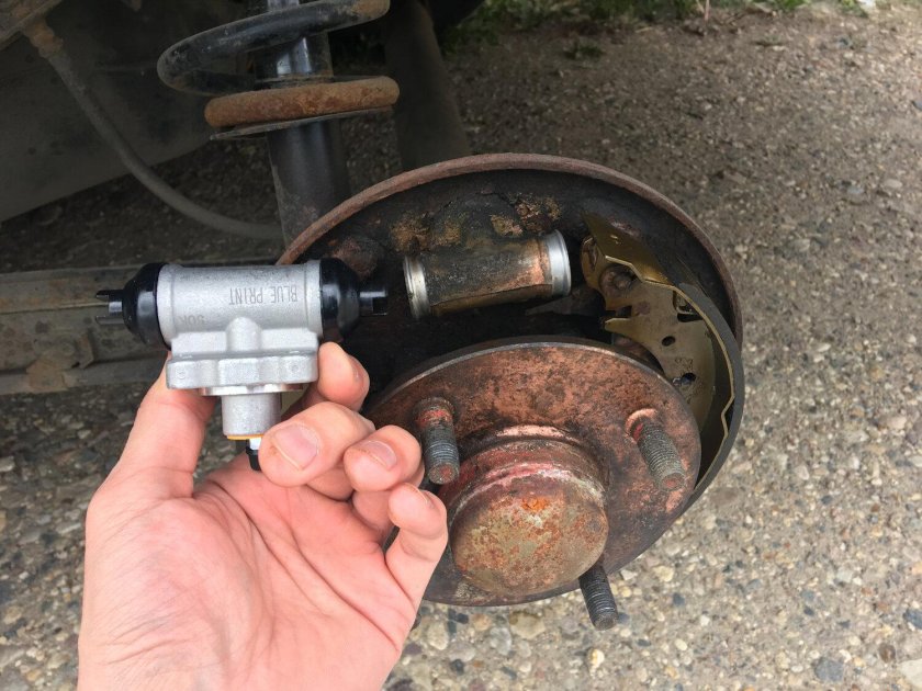 Задний тормозной цилиндр Ниссан Альмера Классик