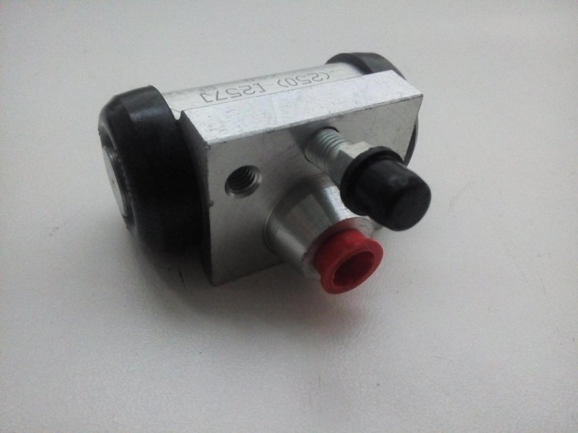 Тормозной цилиндр Рено Логан 1