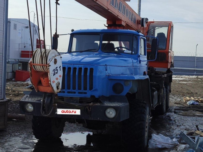 Автокран ульяновец
