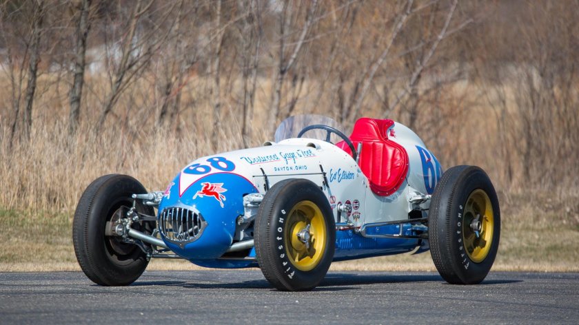 Автомобиль гоночный