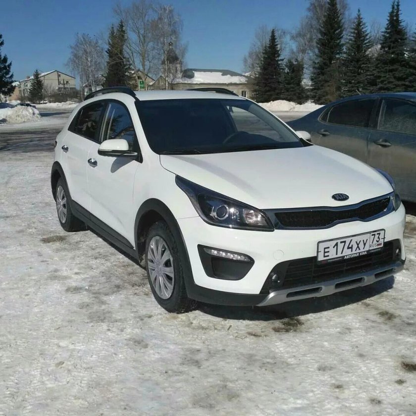 Kia Rio x-line белая