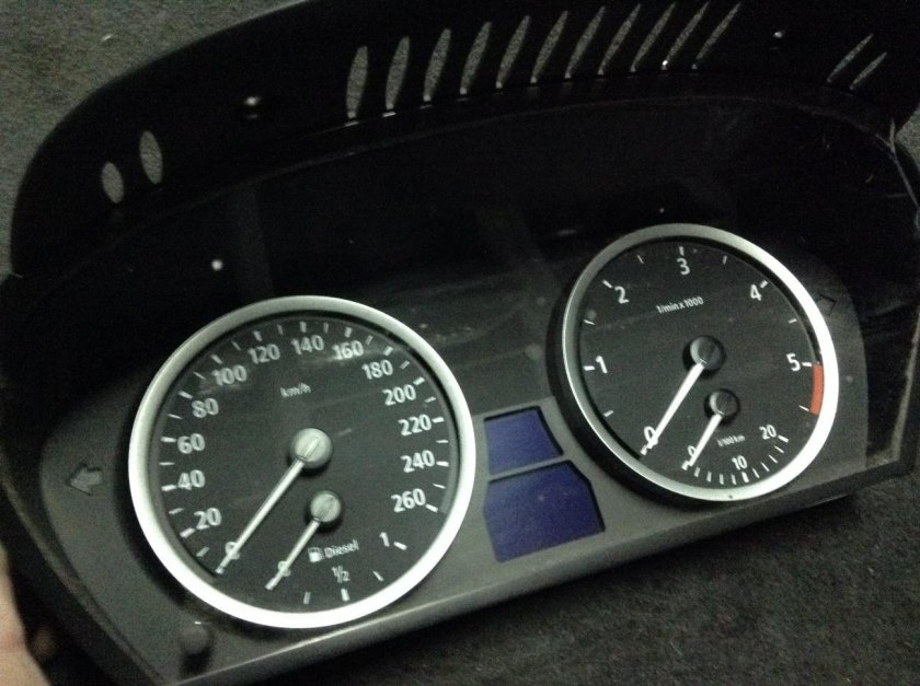 БМВ 5 приборная панель