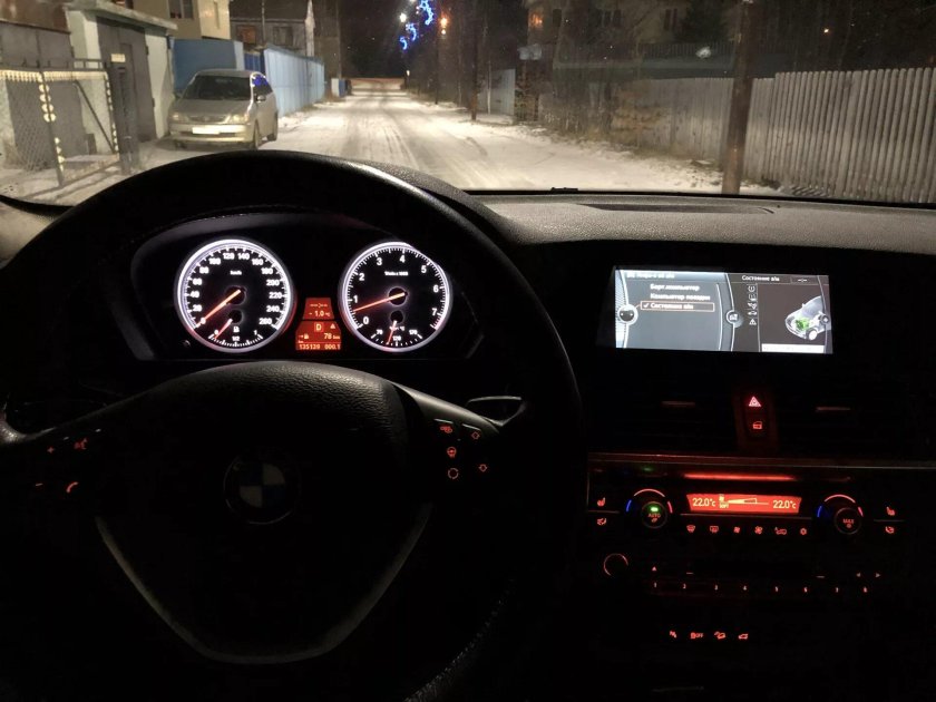 BMW e60 салон приборка