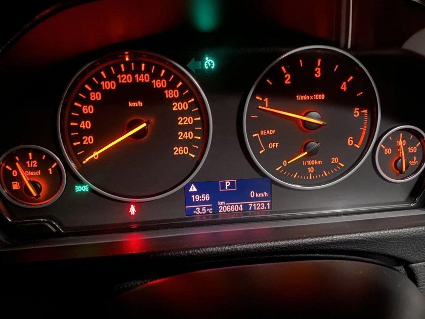 Приборная панель BMW