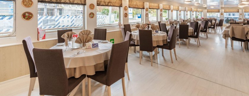 Теплоход Константин Федин Капитан