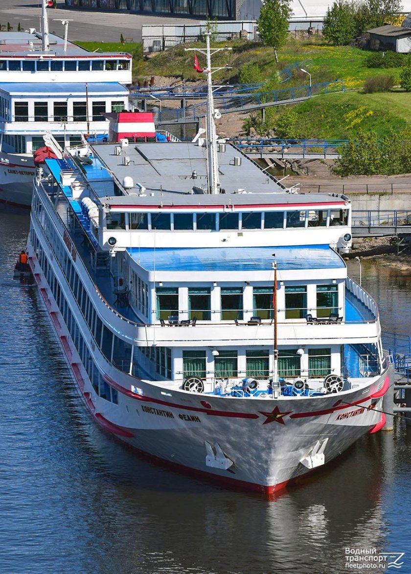 Теплоход Константин Федин фото