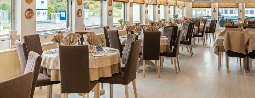 Теплоход Константин Федин фото