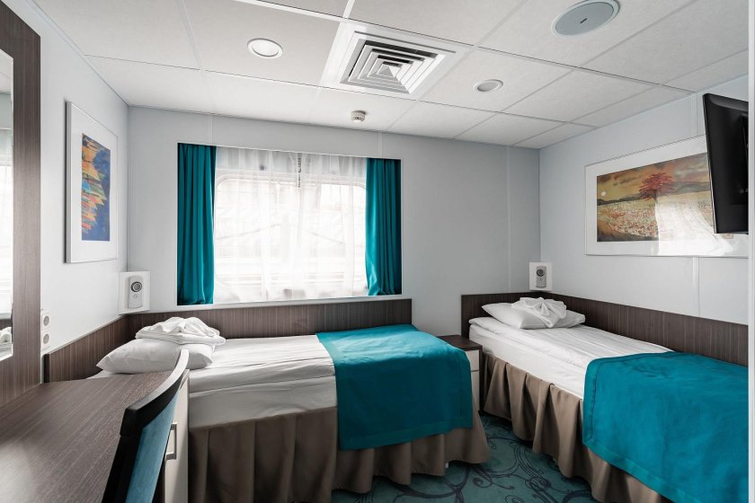 Теплоход Константин Симонов каюты