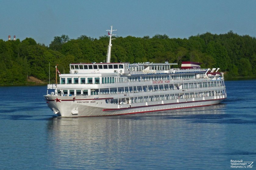 Теплоход Константин Симонов