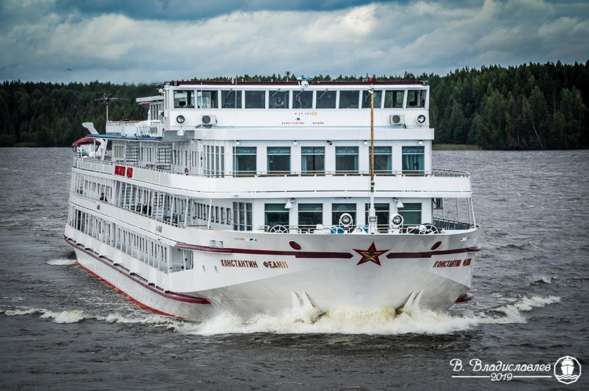 Теплоход александр суворов в нижнем новгороде