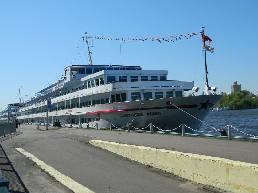 Теплоход Константин Федин водоход