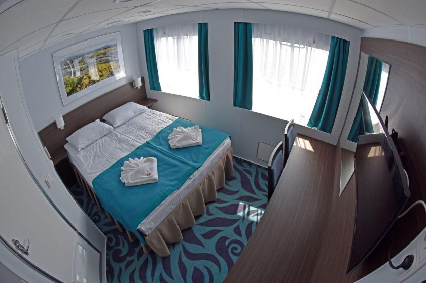 Теплоход Константин Симонов каюты