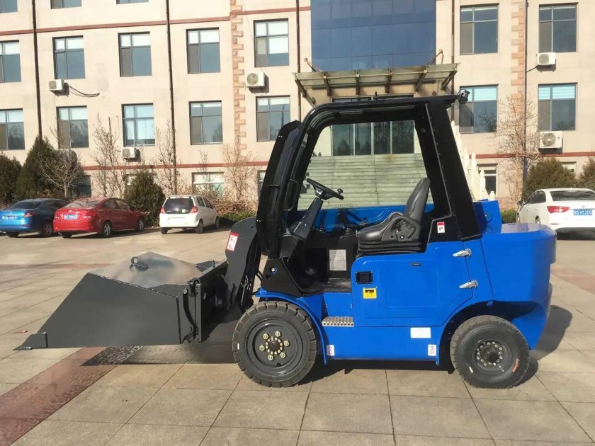 Телескопический вилочный погрузчик