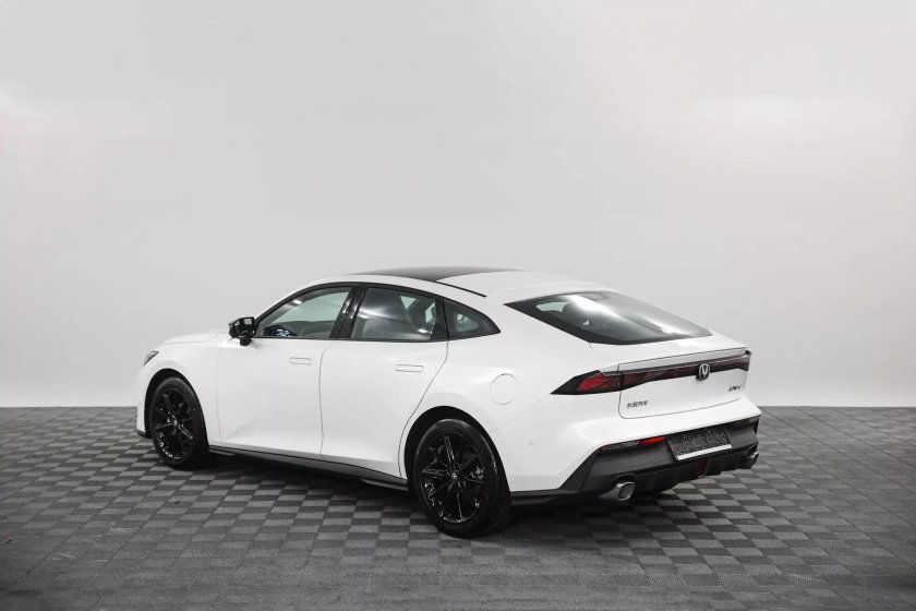 Changan Uni-v 1.5 AMT, 2023