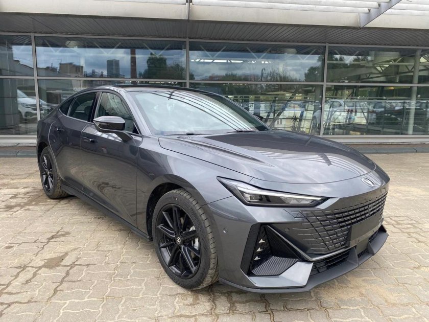 Changan Uni-v 2023 1.5 AMT (181 Л.С.) DLX серый